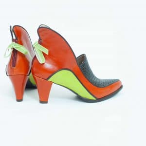 מגפוני עור לנשים קולקציית חורף 2018 בעיצוב שונה עם עקב בגוונים ססגוניים - נעליים אונליין, נעלי נשים של מעצבת הנעליים הישראלית מיקה דרימר